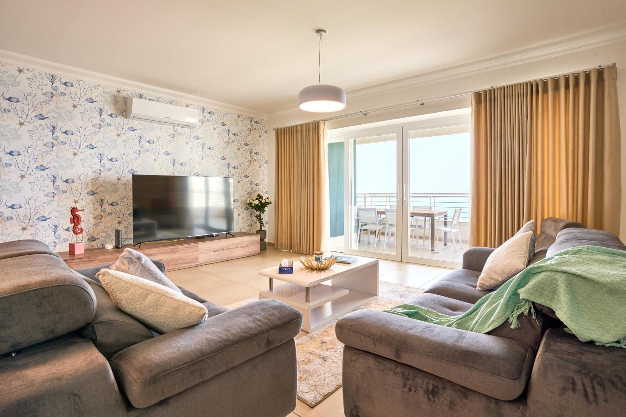 Stunning 3-Bedroom Seaview Retreat In Fort Cambridge Sliema Exterior foto