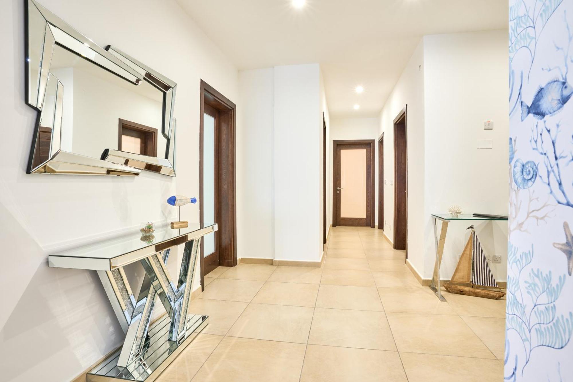 Stunning 3-Bedroom Seaview Retreat In Fort Cambridge Sliema Exterior foto